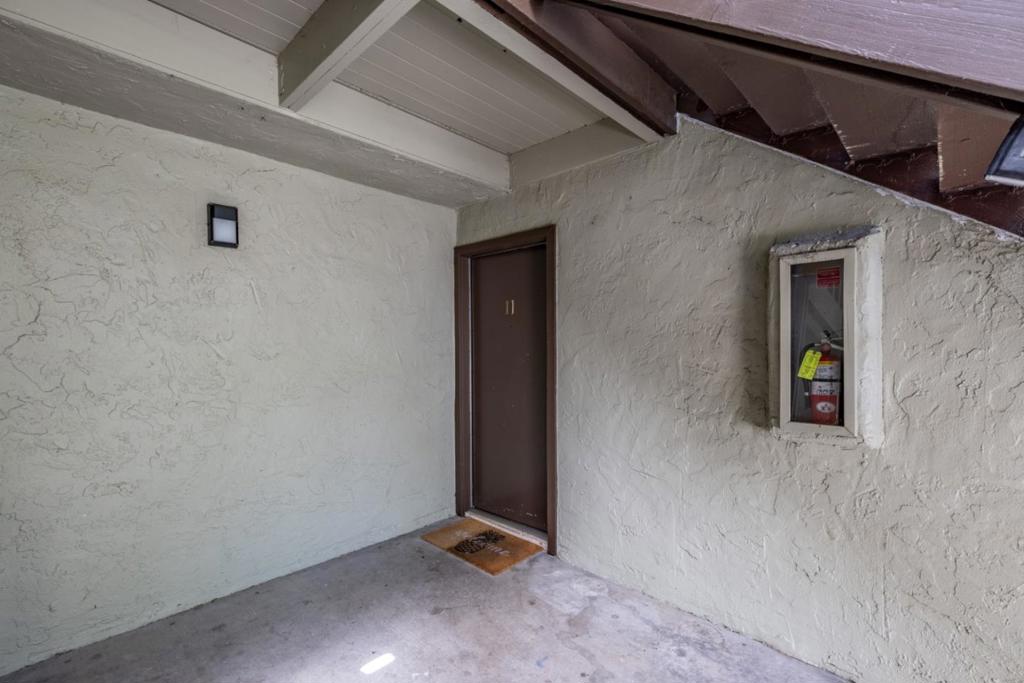 287 Tradewinds Drive 11 Property Photo 3