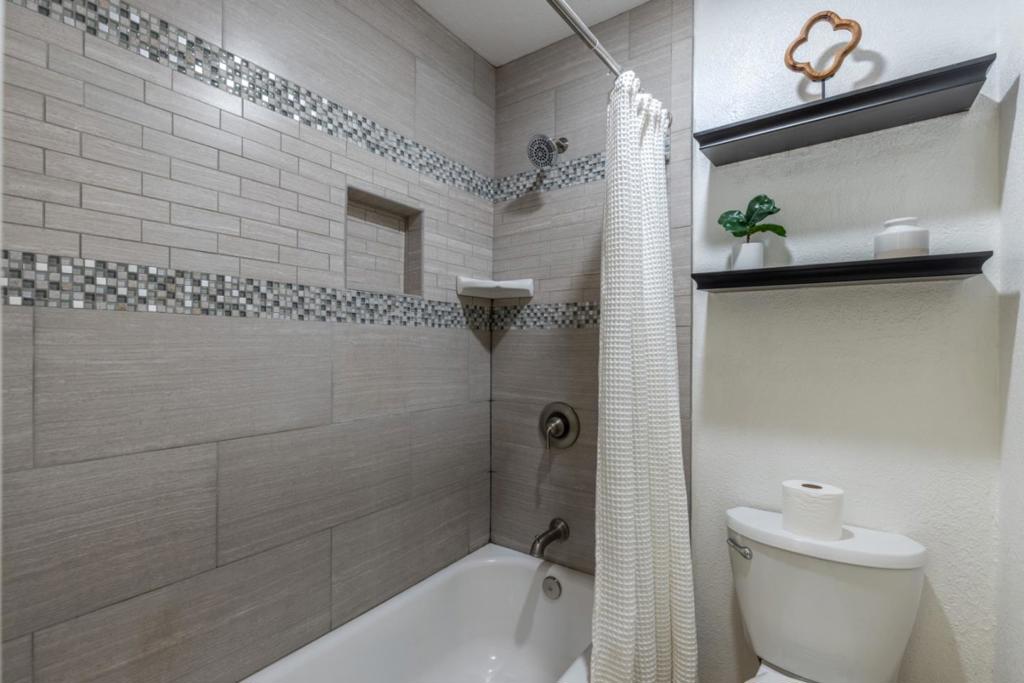 287 Tradewinds Drive 11 Property Photo 19