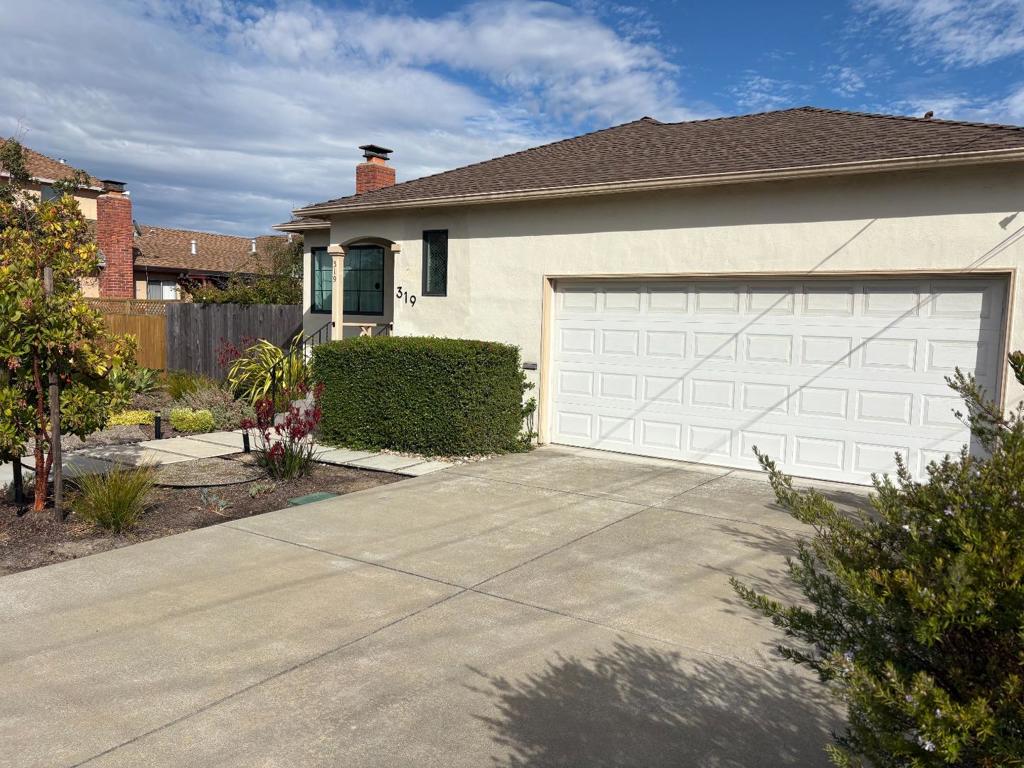 319 Helen Drive Property Photo 2
