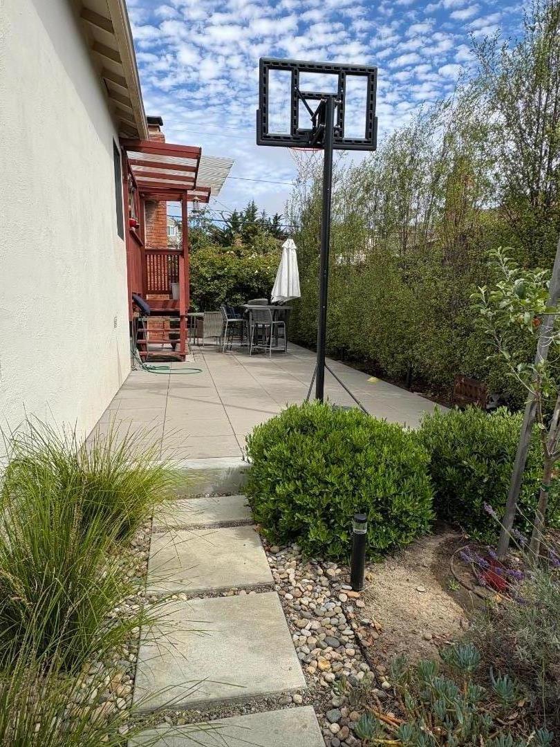 319 Helen Drive Property Photo 4