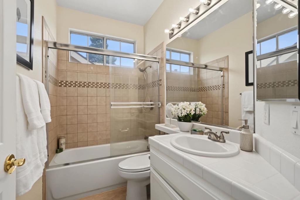 693 Windsor Terrace Property Photo 15