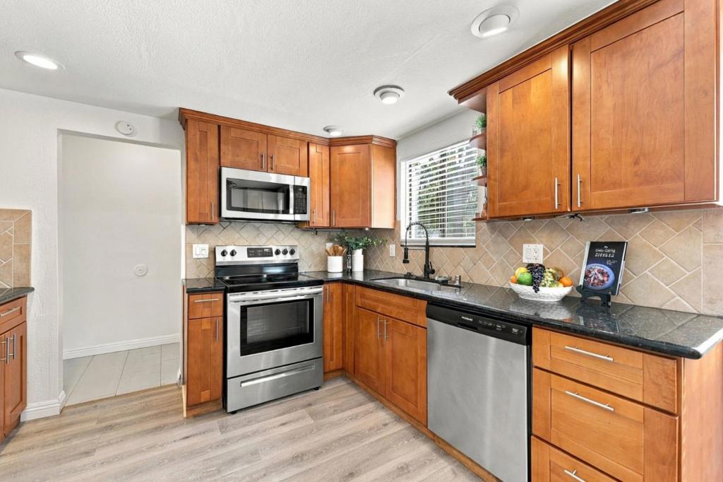 1081 N Abbott Avenue Property Photo 14