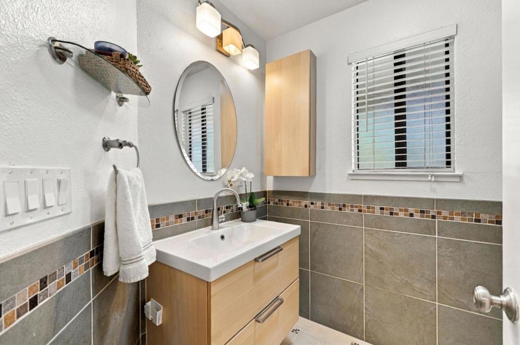1081 N Abbott Avenue Property Photo 37