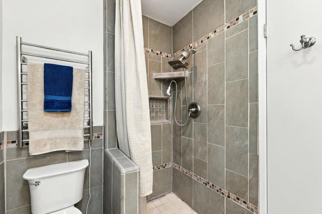 1081 N Abbott Avenue Property Photo 38