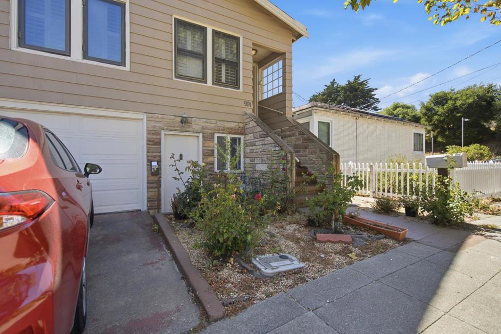 991 Mills Avenue Property Photo 3