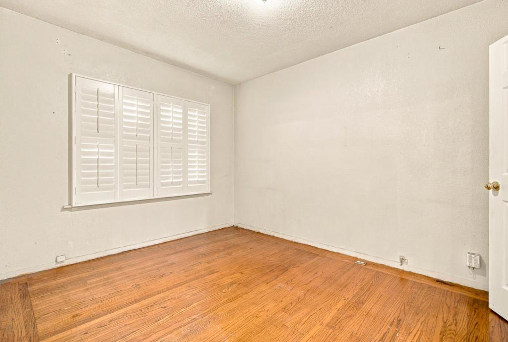 991 Mills Avenue Property Photo 13