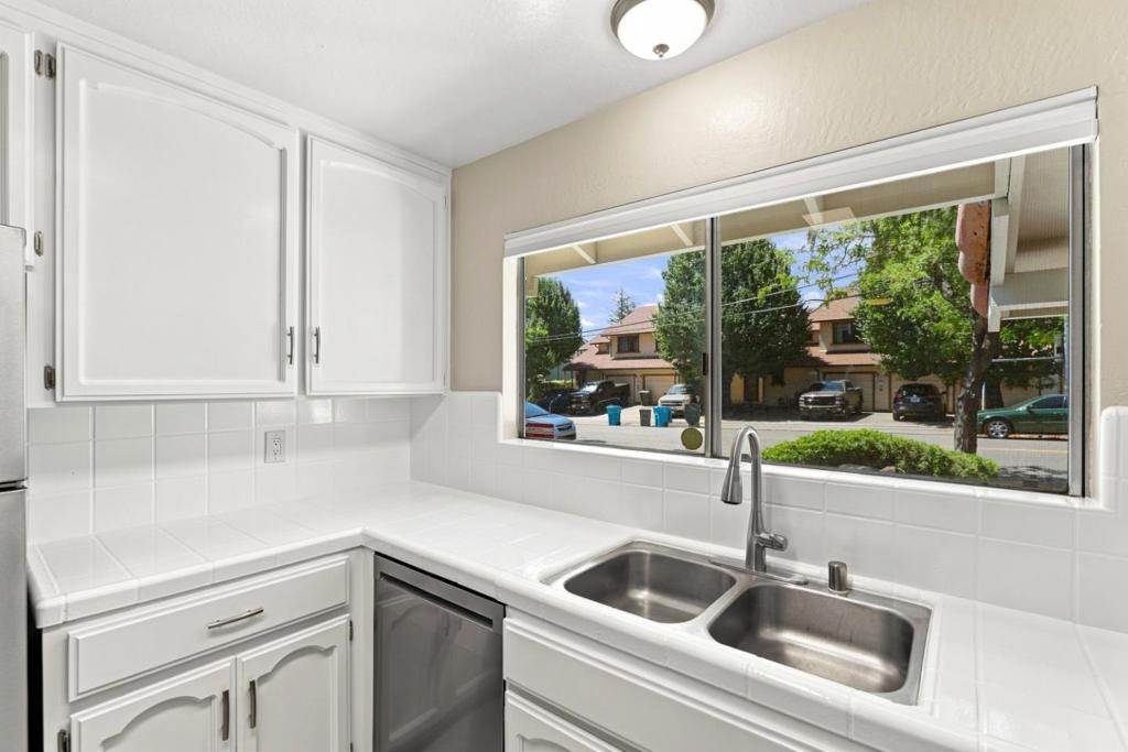 16990 Barnell Avenue Property Photo 13