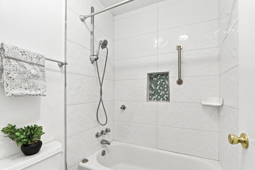 309 Tradewinds Drive 15 Property Photo 20