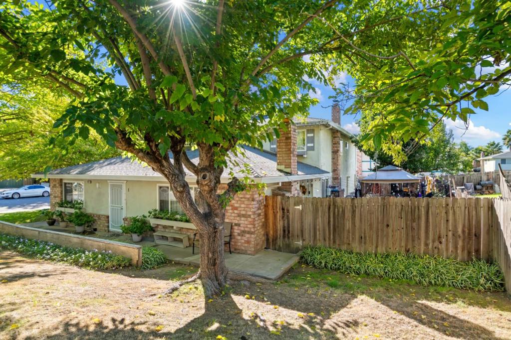 5555 Keoncrest Circle Property Photo 3