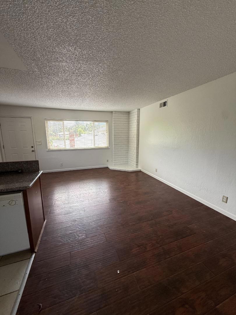 5555 Keoncrest Circle Property Photo 4