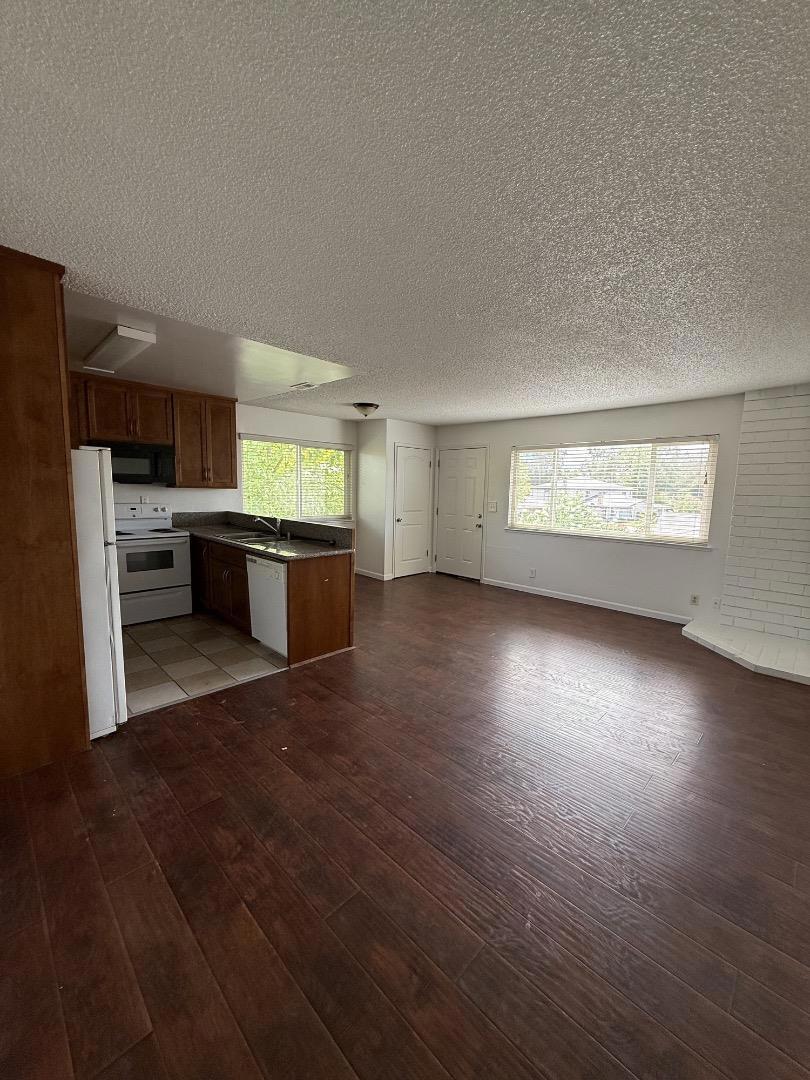 5555 Keoncrest Circle Property Photo 6