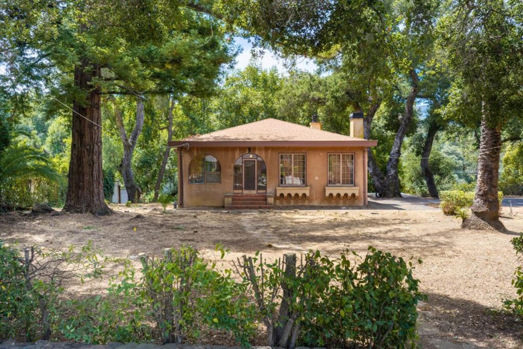 110 Johnson Avenue Property Photo 1