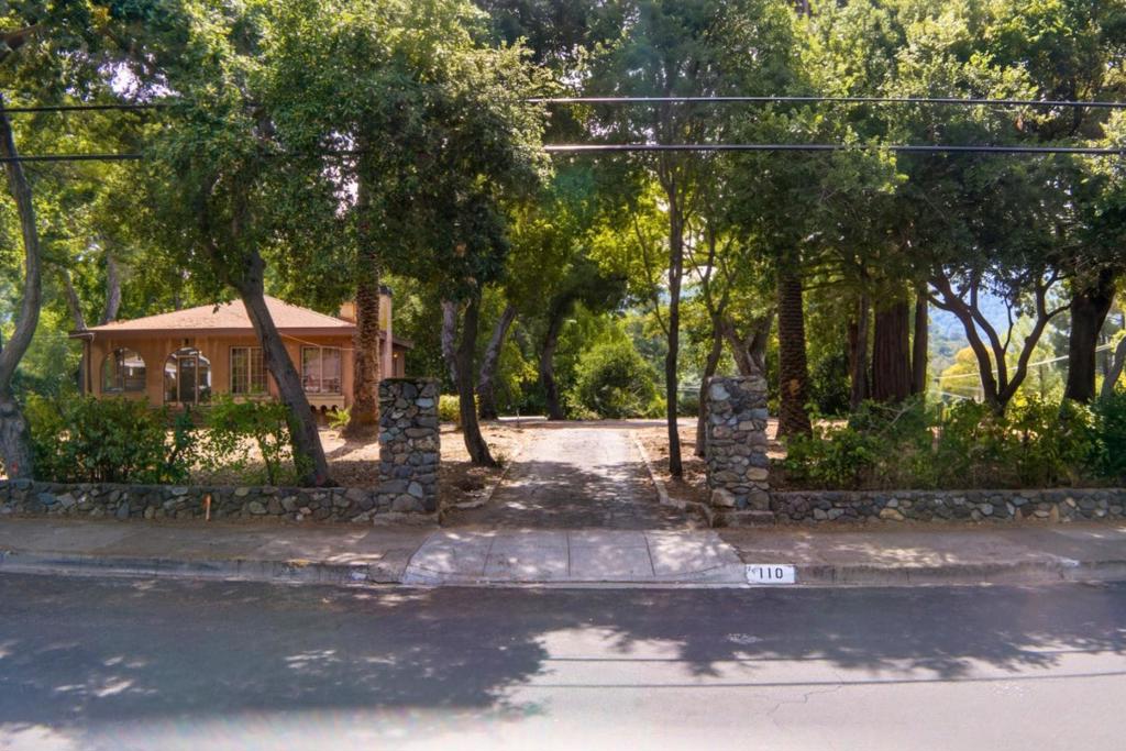 110 Johnson Avenue Property Photo 6