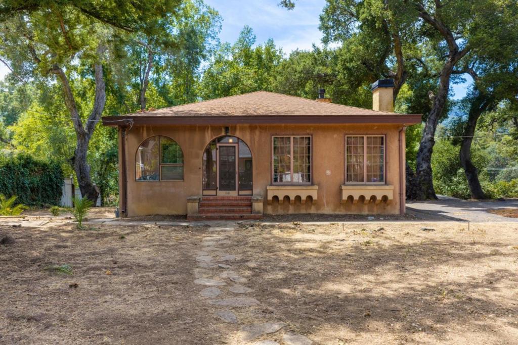 110 Johnson Avenue Property Photo 8
