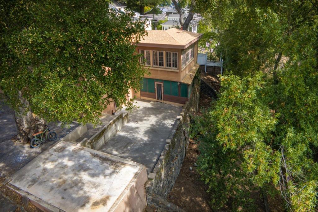 110 Johnson Avenue Property Photo 11