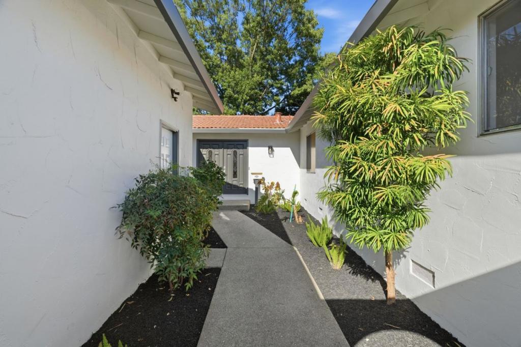 6314 Menlo Drive Property Photo 4