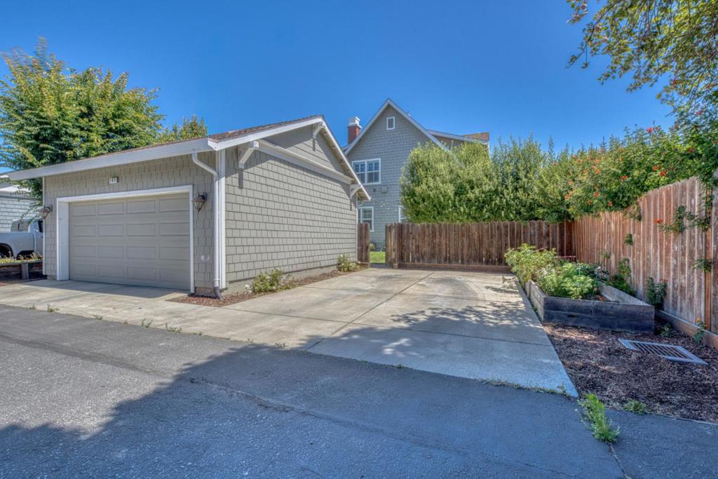 107 Fifth Street Property Photo 37