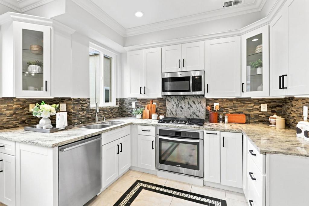 7371 Rainbow Drive Property Photo 11