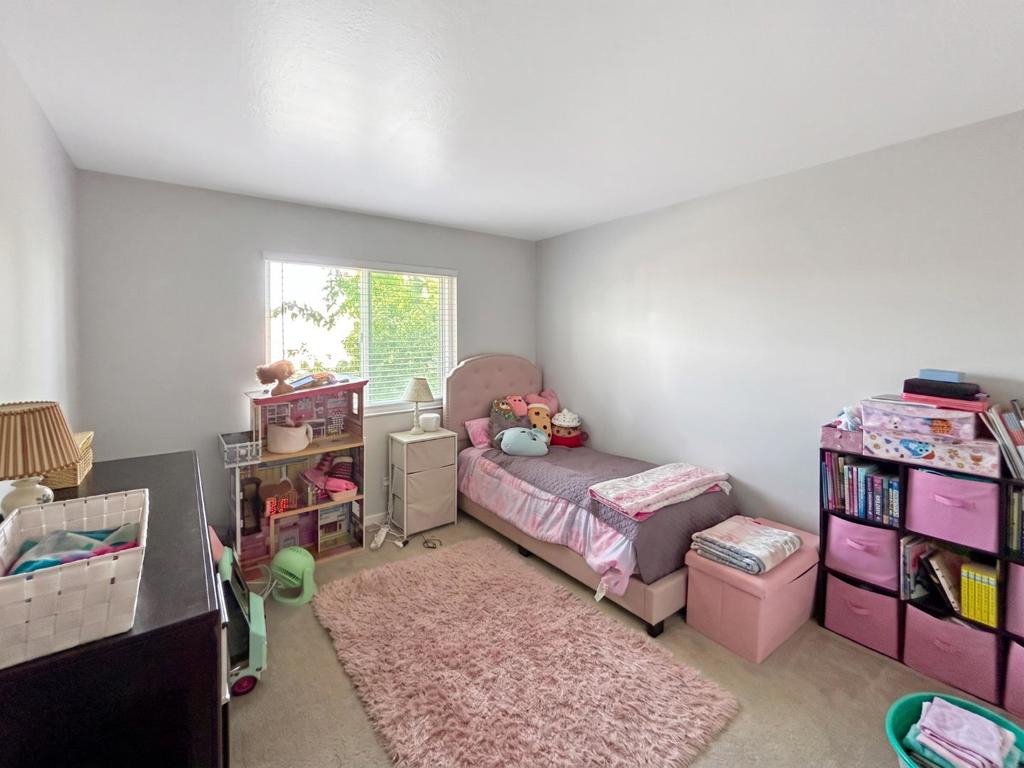 2536 Grove Way Property Photo 15