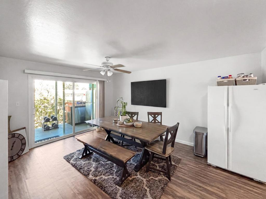 2536 Grove Way Property Photo 21