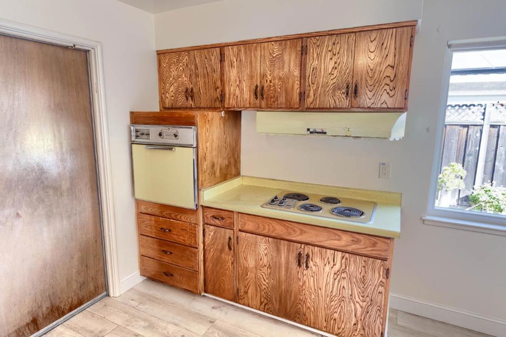 2466 Meridian Avenue Property Photo 12