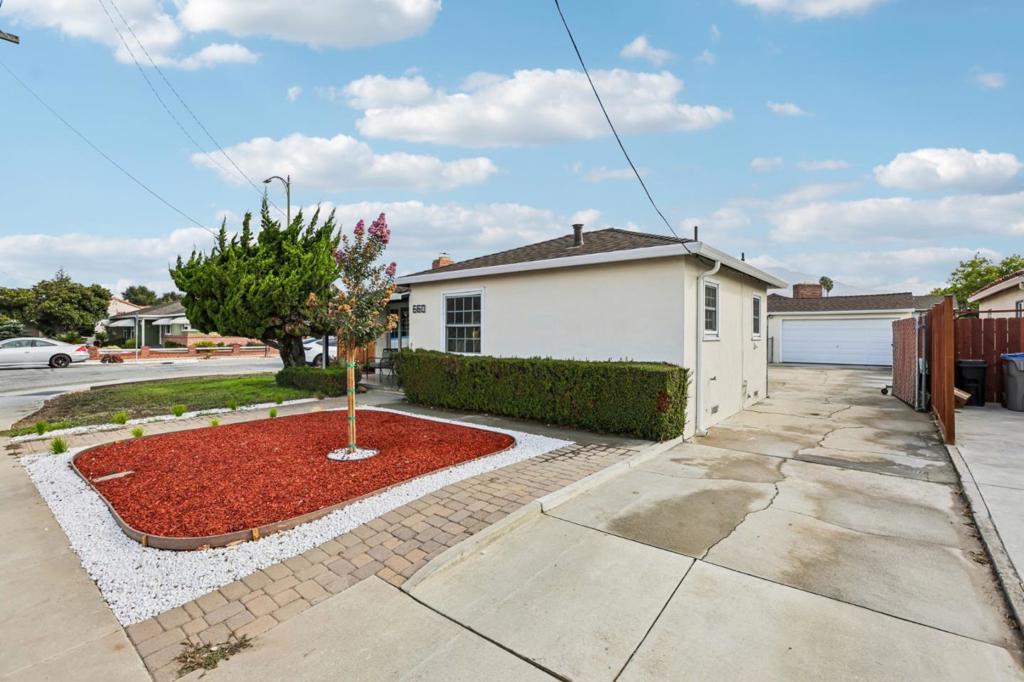 660 N White Road Property Photo 36