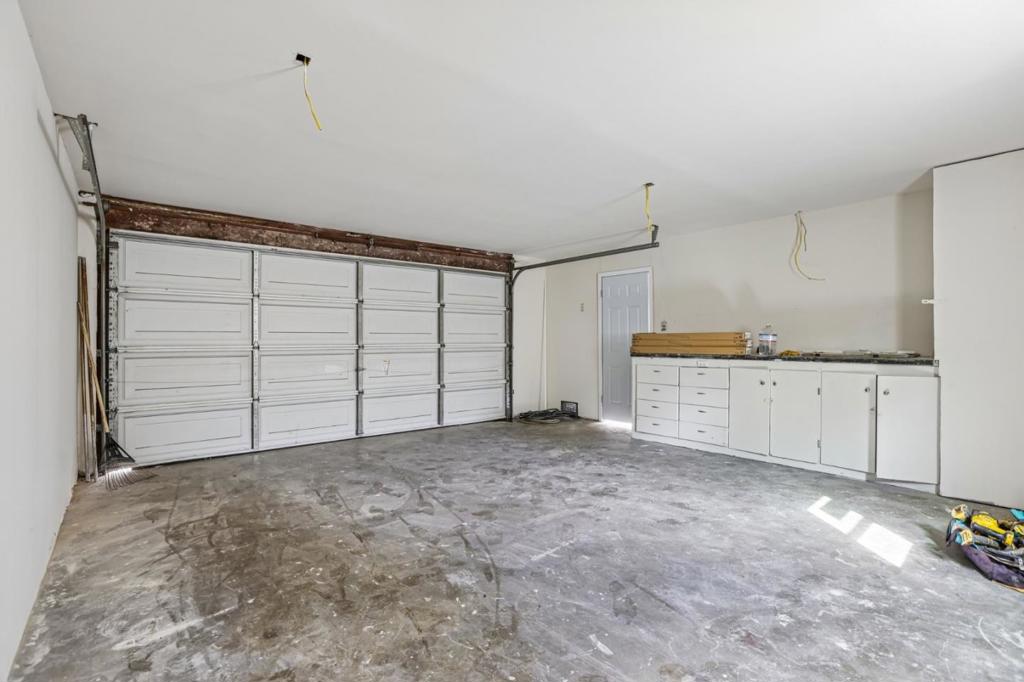 660 N White Road Property Photo 37