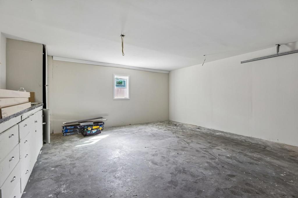 660 N White Road Property Photo 38