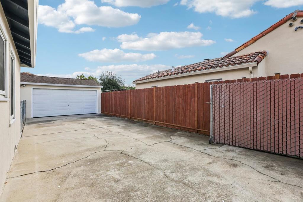 660 N White Road Property Photo 41