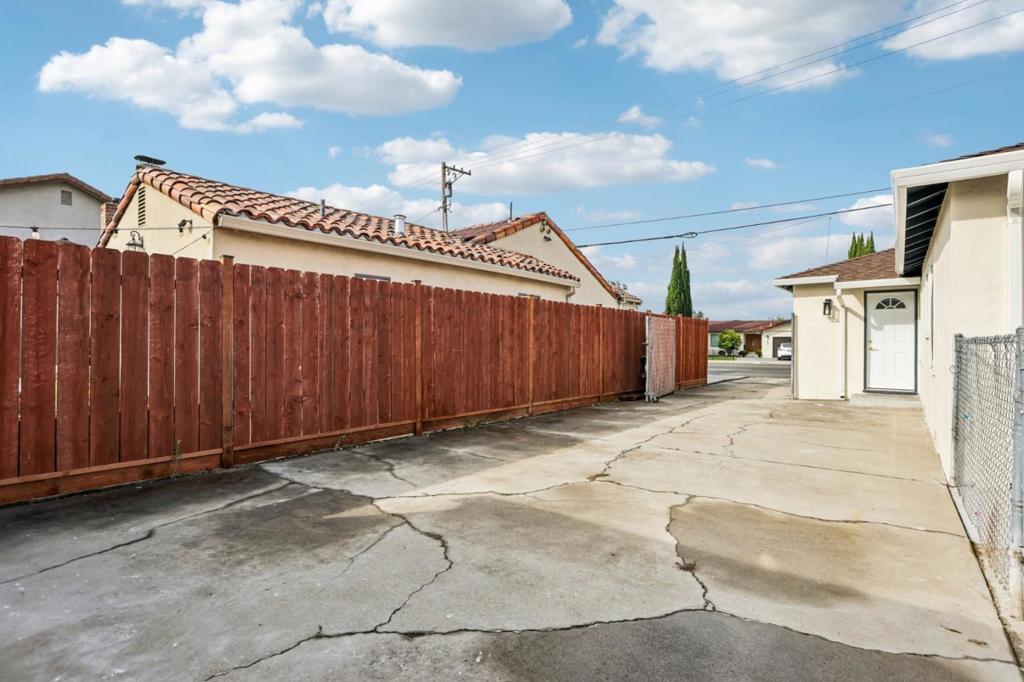 660 N White Road Property Photo 42