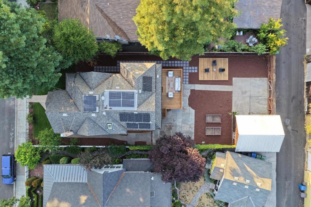 135 Johnson Avenue Property Photo 46