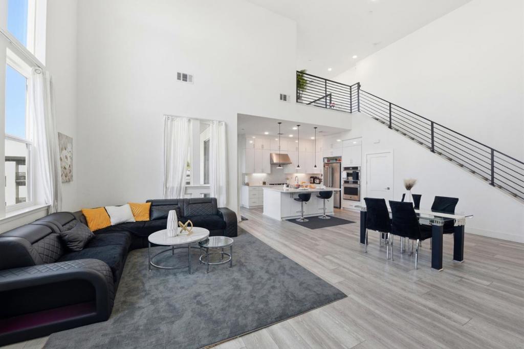 1748 Kilowatt Way 401 Property Photo 1
