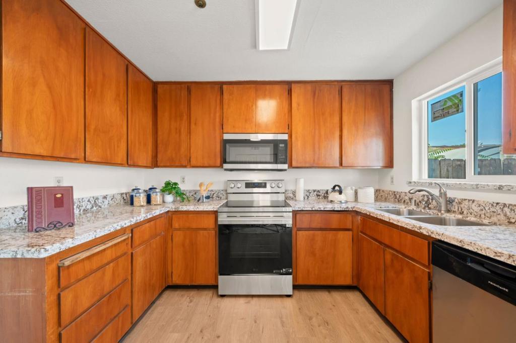 231 N K Street Property Photo 8