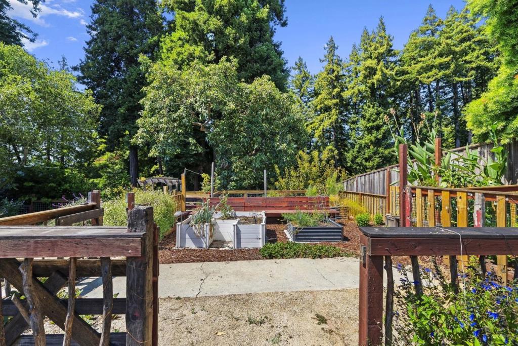 4601 Fairway Drive Property Photo 4
