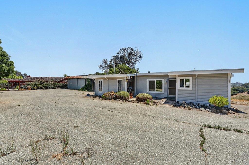 211 Smith Road Property Photo 6