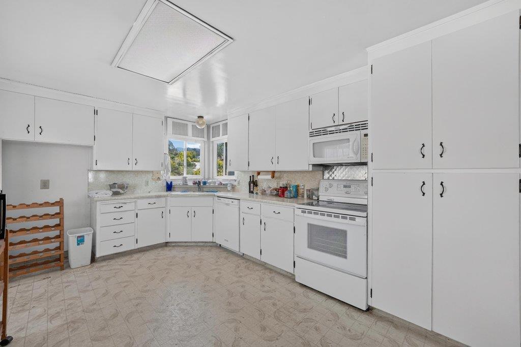 211 Smith Road Property Photo 37