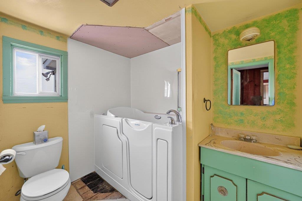 211 Smith Road Property Photo 43