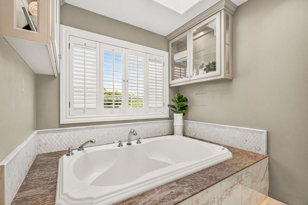 400 Seaview Drive Property Photo 47