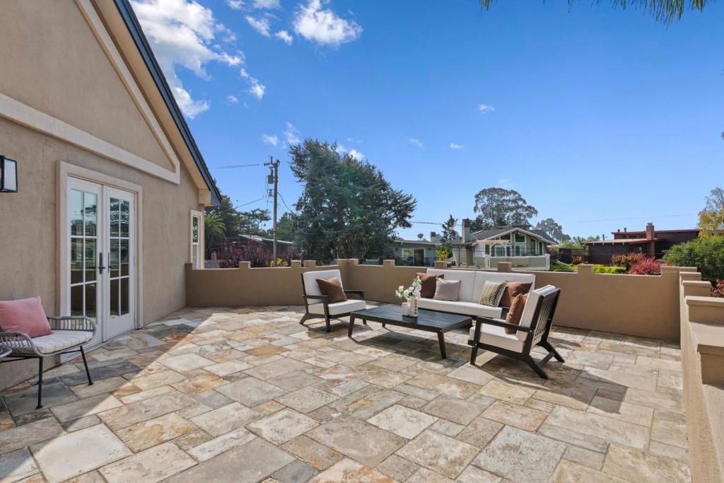 400 Seaview Drive Property Photo 49