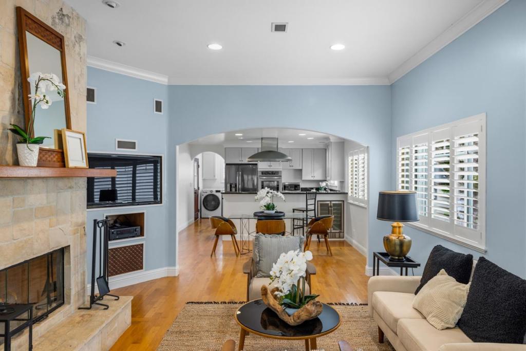 537 Larkin Street Property Photo 4