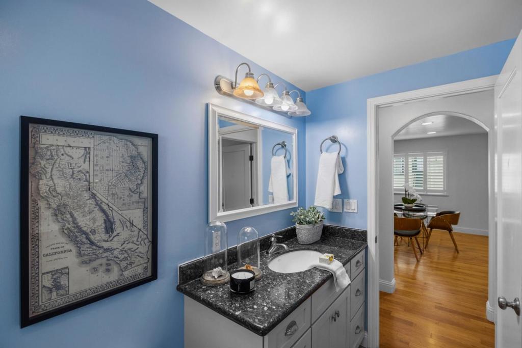 537 Larkin Street Property Photo 22