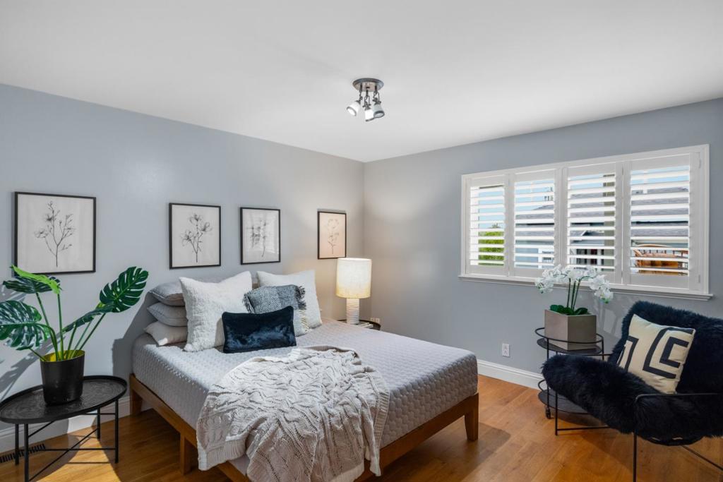 537 Larkin Street Property Photo 23