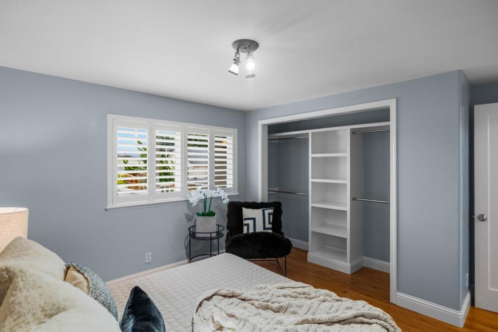537 Larkin Street Property Photo 24