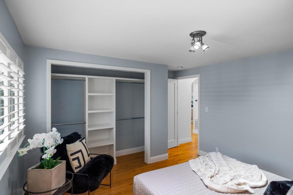 537 Larkin Street Property Photo 25