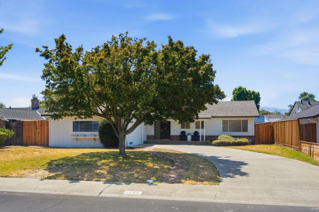 1346 El Moro Drive Property Photo