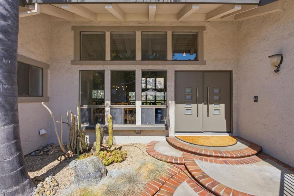 17240 Copper Hill Drive Property Photo 3