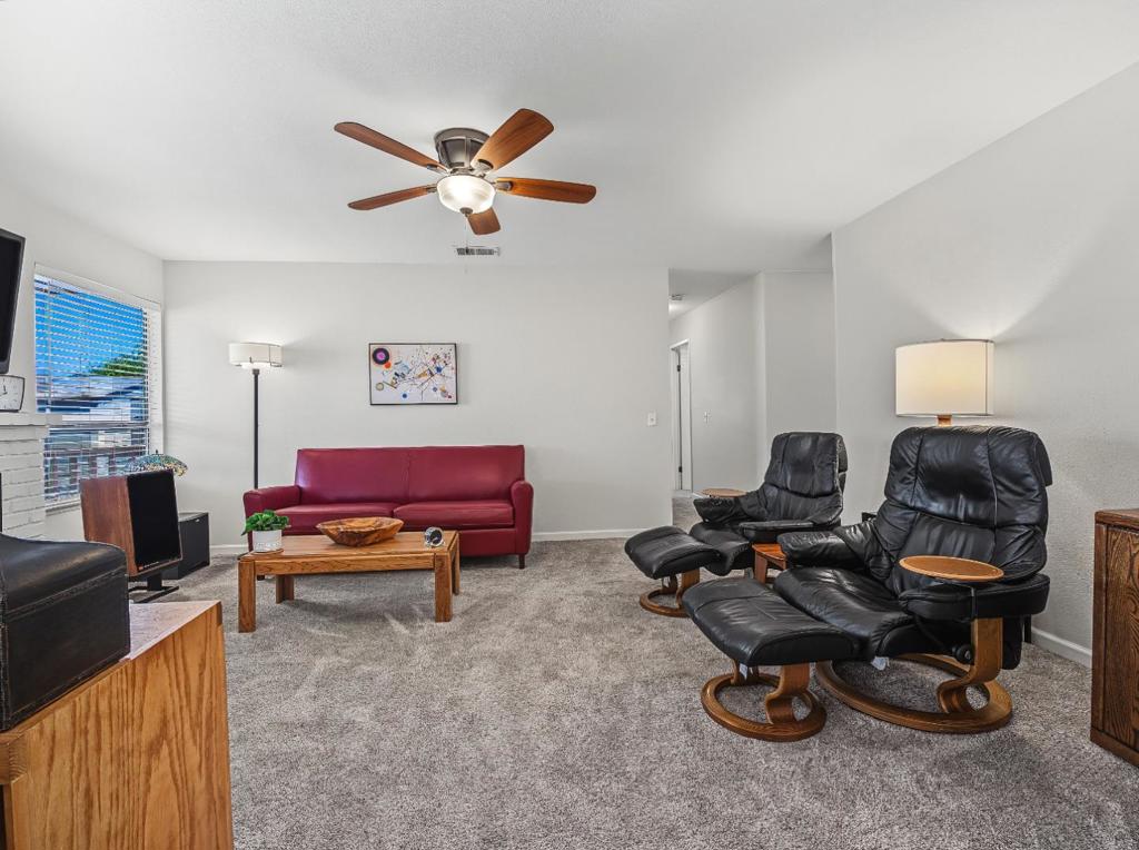 5707 Snell Way Property Photo 15
