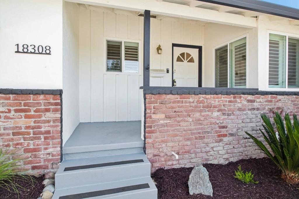 18308 Maffey Drive Property Photo 4