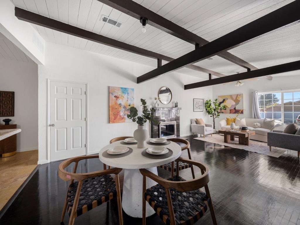 100 Beacon Drive Property Photo