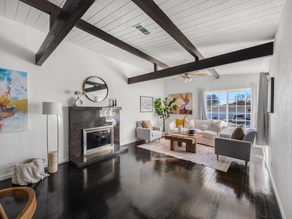 100 Beacon Drive Property Photo 2